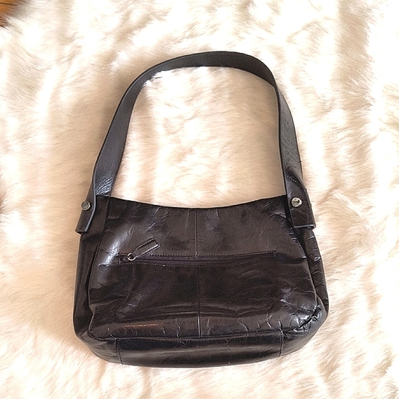 Danier Classic Black Leather Shoulder Bag. Great Condition. - Picture 9 of 11
